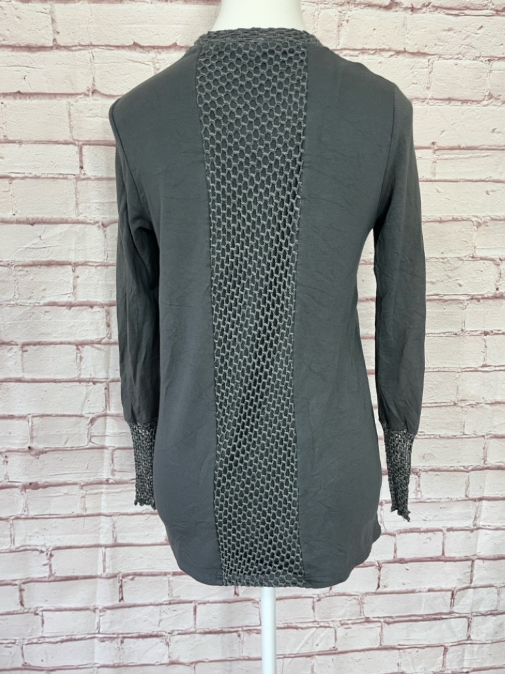 Pete Net Detail Long Sleeve Gray Top EUC  XS
